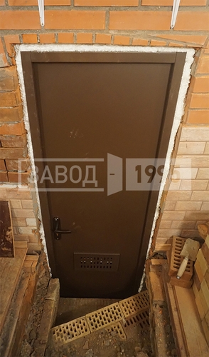 Вид установленной технической двери Вид установленной технической двери